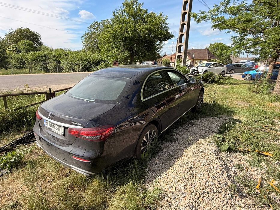 Daună Totală Mercedes-Benz E 300 e 4MATIC (W213 Facelift) - Baterie PHEV, Spate și Interior Burmester INTACTE
