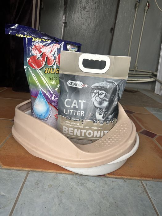 Кошачий лоток с наполнителем