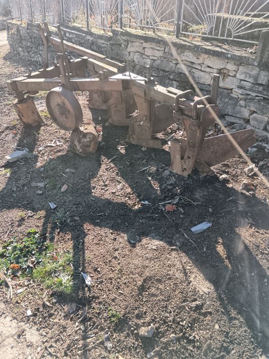 Плуг с 4 рамене за Юмз