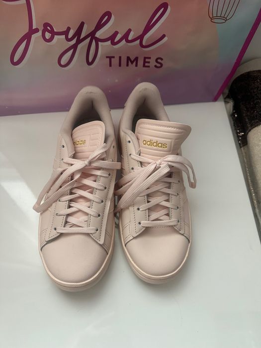 Маратонки Adidas 37номер