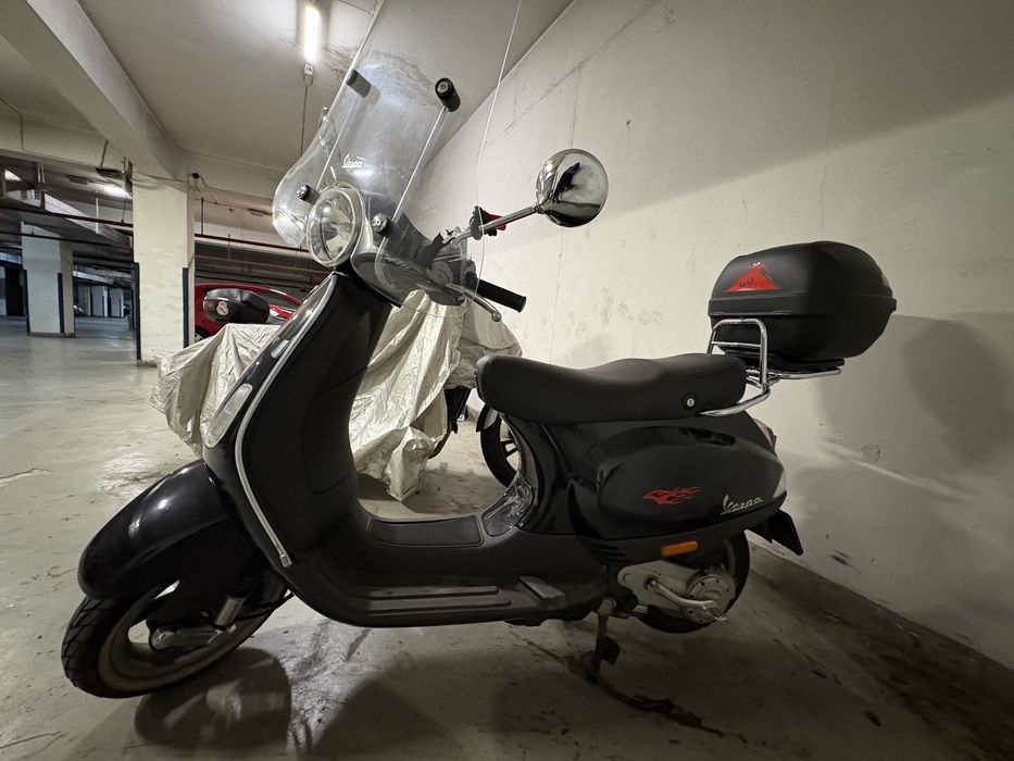 Vespa LX 4T 49cc Black