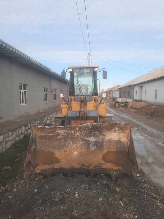 Ekskavator pogruzchik