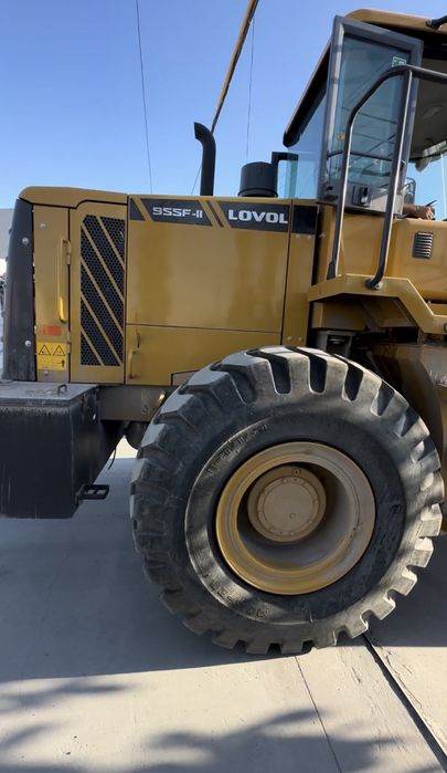 Pogruzchik Lovol 3 kuba yili 2024 faqat naqdga