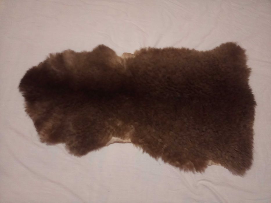 Vând blănuri decorative,miel și oaie prelucrate