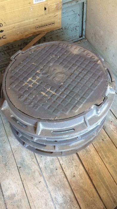 Люк чугунный и полемерныйй
