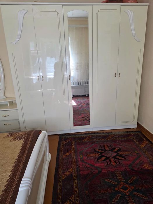 Продам спальный гарнитур