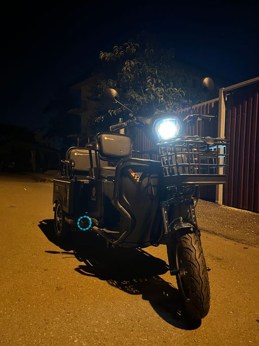 Ca NOU - Triciclu Tricicleta Electrica 2 Locuri Baterie Scuter TUK TUK - Iași