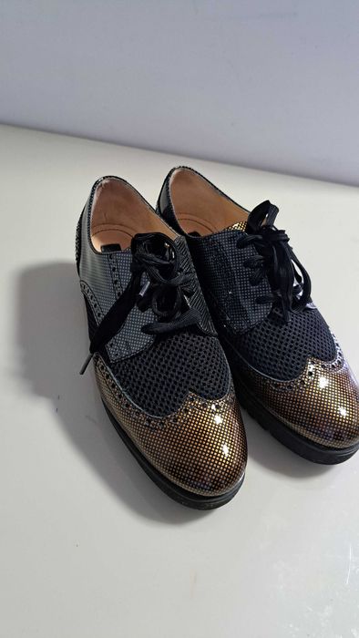 Pantofi de marca