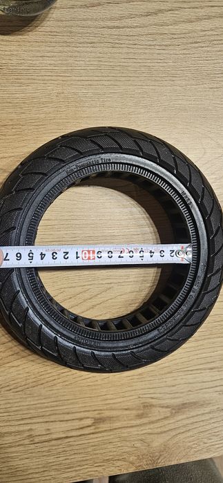 Чисто нова твърда  бандажна гума за тротинетка 10×2.5
