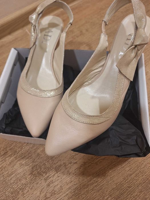 Продавам дамски обувки естествена кожа