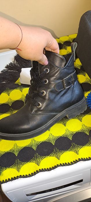 Обувки-истинска кожа 20лв 39ти номер