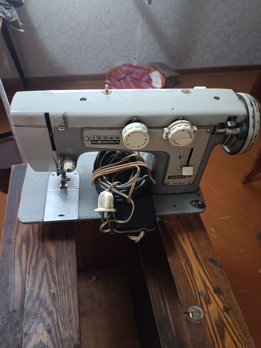 Продаётся швейная машинка чайка 3 состояние рабочее.