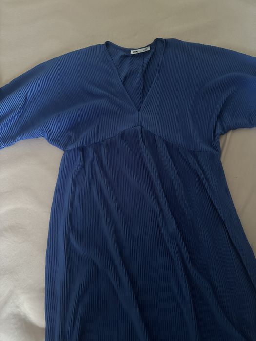 Rochie Sinsay cu maneci bufante, midi, marime M