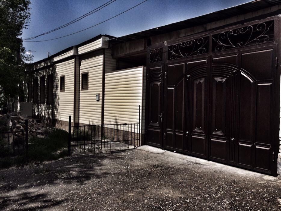 продается большой дом со всеми удобствами