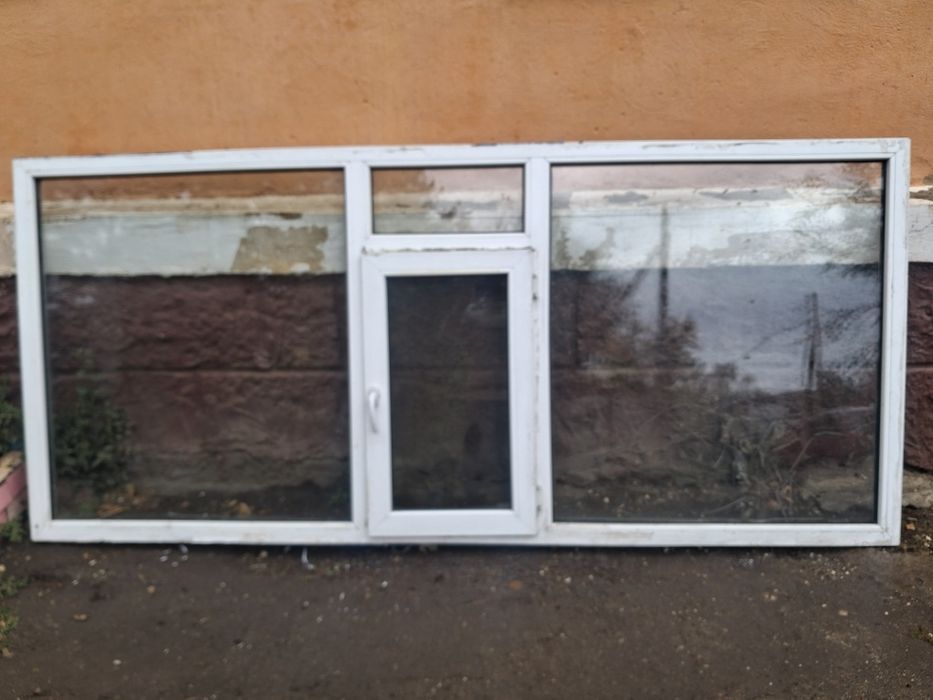 Продам пластиковую раму б у.
