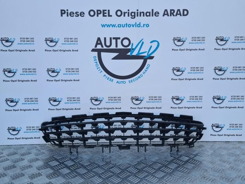 Grila inferioara Opel Astra H GTC
