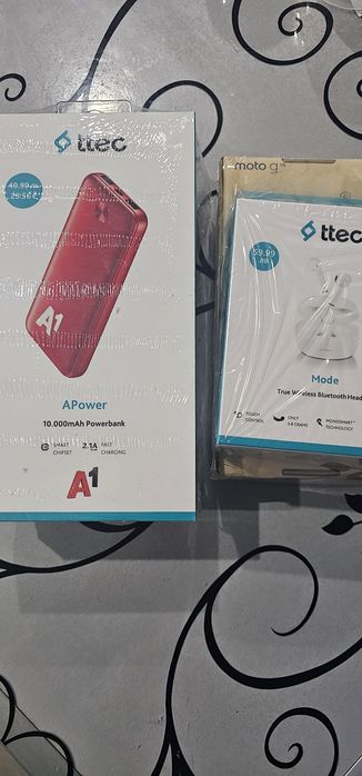 Два телефона Моторола G06 G05