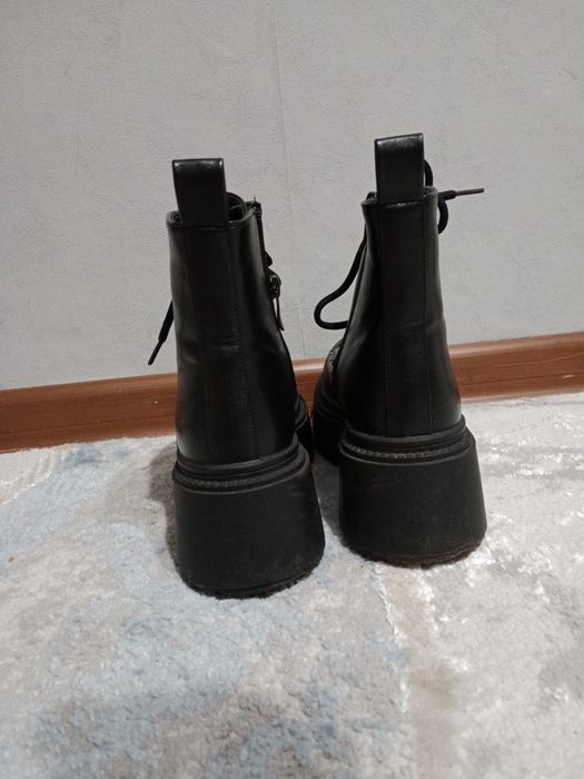 Продам ботинки зимние