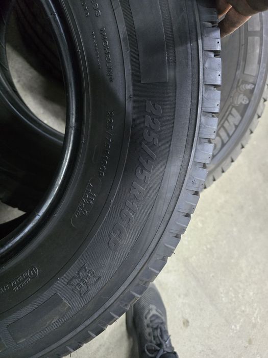 4 Броя Бусови Гуми 225/75/16C Michelin