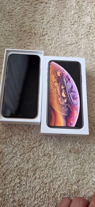 Продавам 12 Pro Gold и XS Gold перфектни