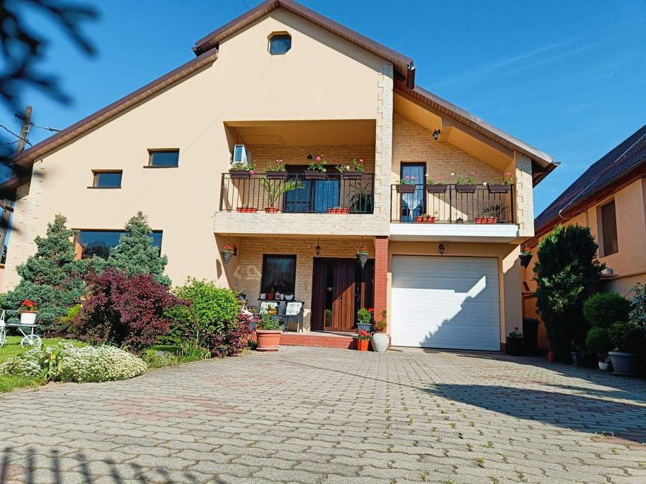 Casă/ Vila la cheie în Lipova