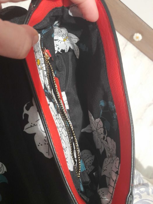 Дамска чанта червена