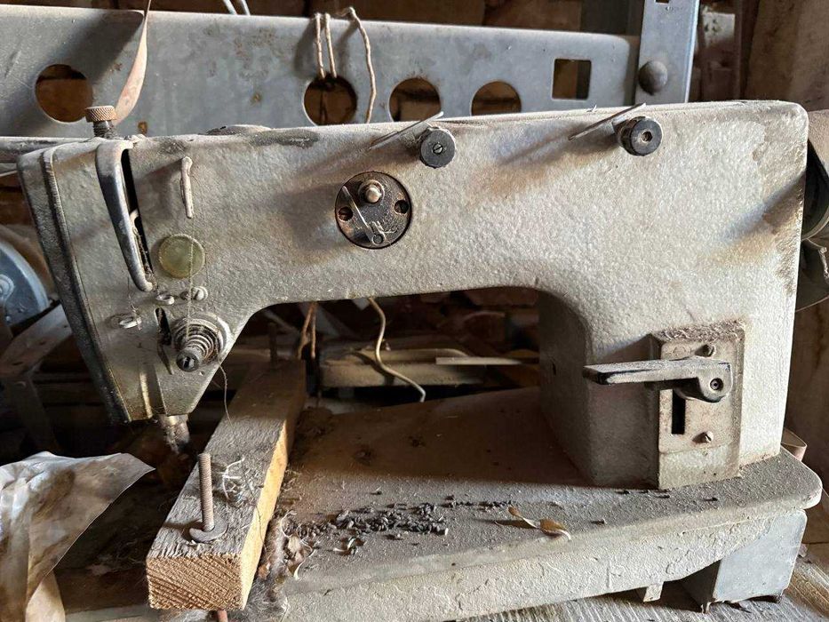 Швейная машинка M1022