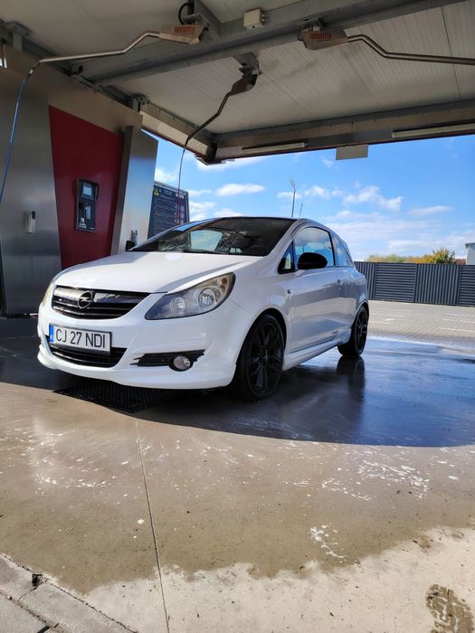 De vânzare Opel Corsa D 1.4 benzină Limited Edition