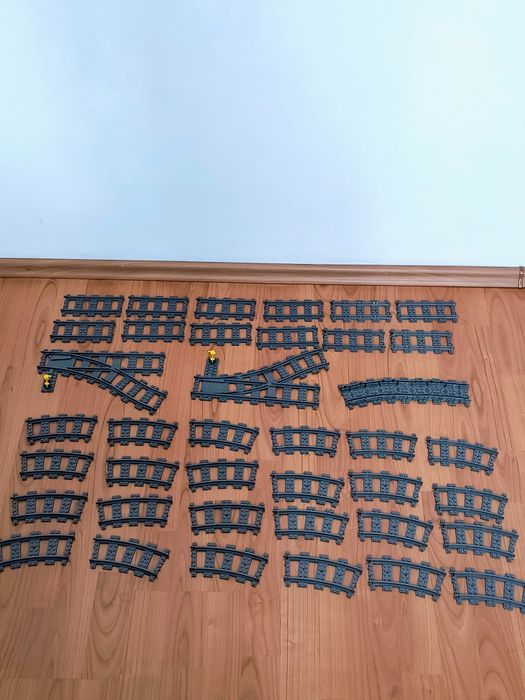 Vând Tren Electric Lego Model  60197