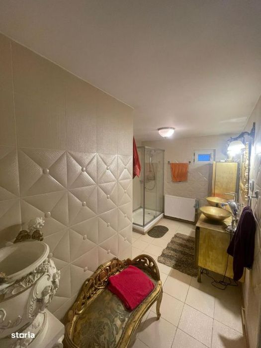 Casa individuala 200 mp, teren 4.5 ari, zona Vasile Alecsandri