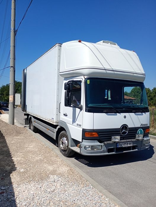 Мерцедес Атего 2004 година.