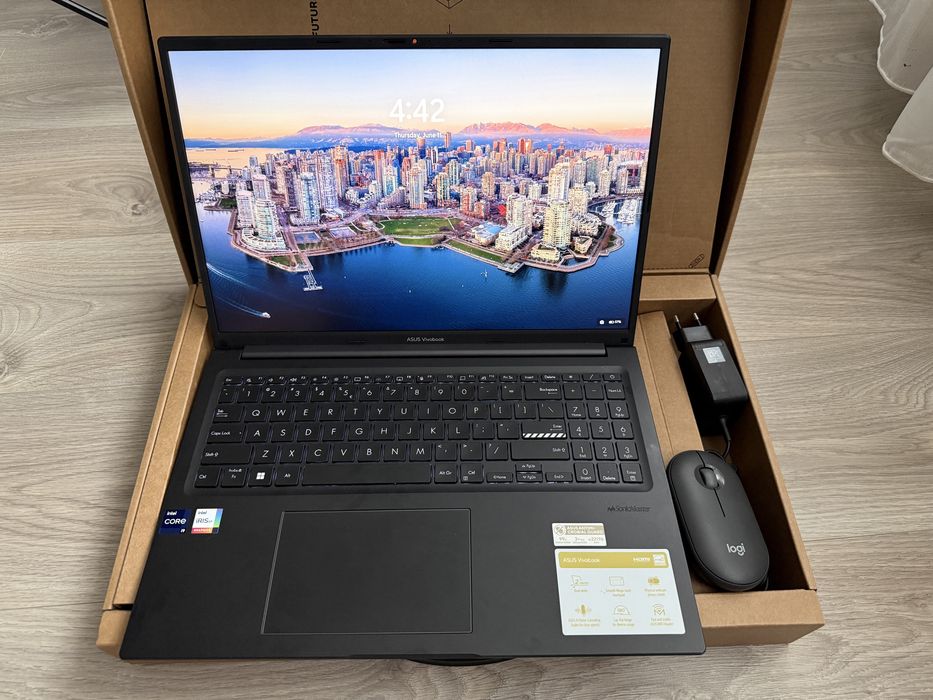 Laptop Asus Vivobook 16 in garantie 10.2027