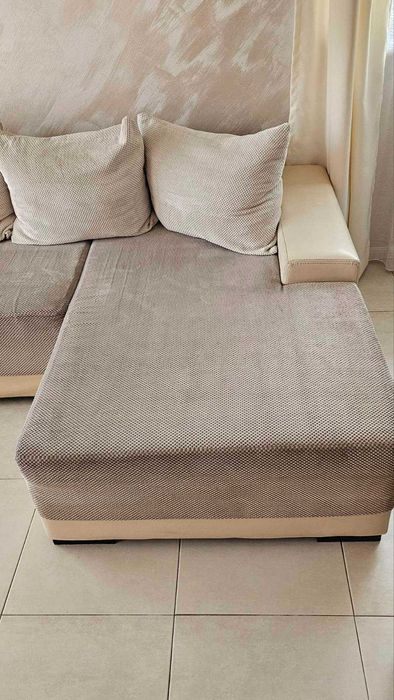 Разтегателен Диван 255х157 см бежов.