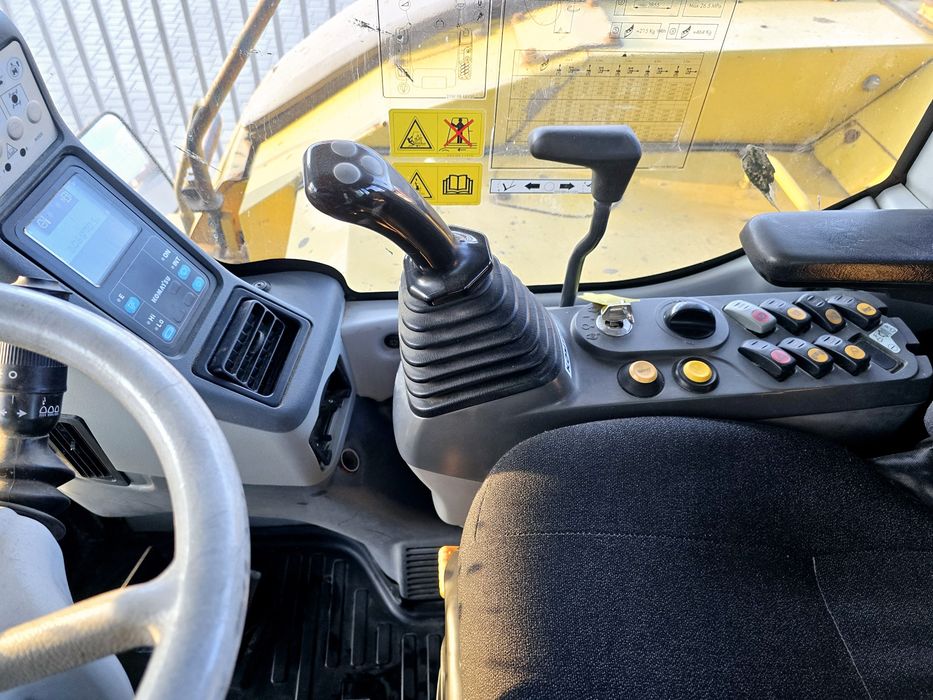 Excavator Mobil Komatsu PW98  MR6 . 4x4