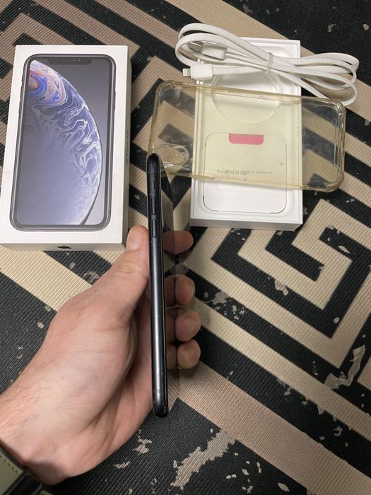 Продам телефон Айфон XR 128Gb