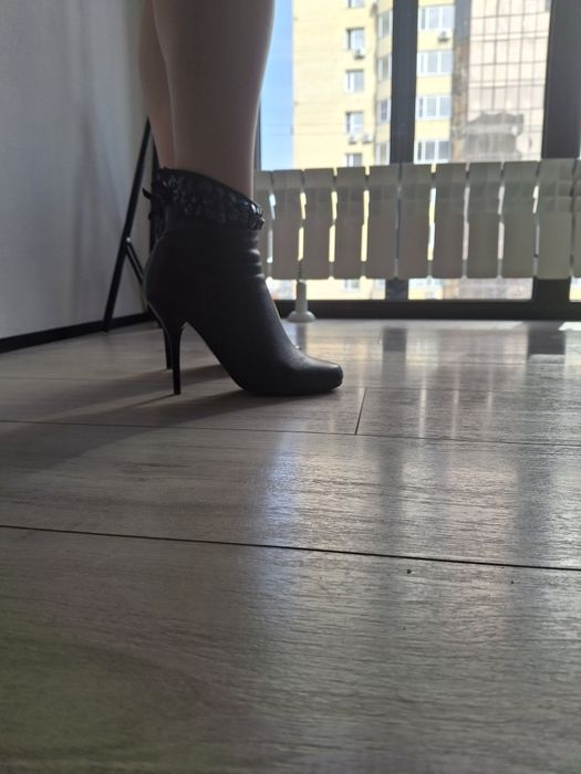 Продам ботильоны (ботинки)