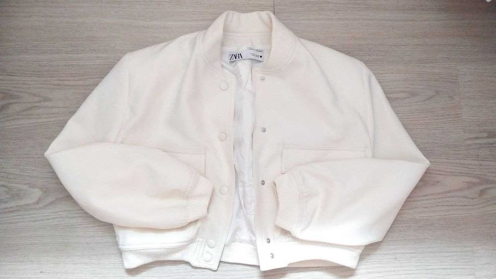 Стильный пиджак Зара молочного оттенка