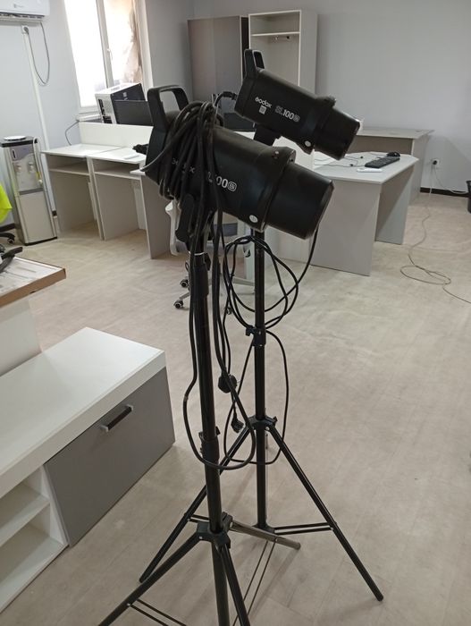 Godox Sl100bi прожектор