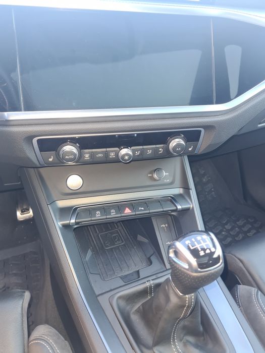 Audi q3 2019 advanced s-line