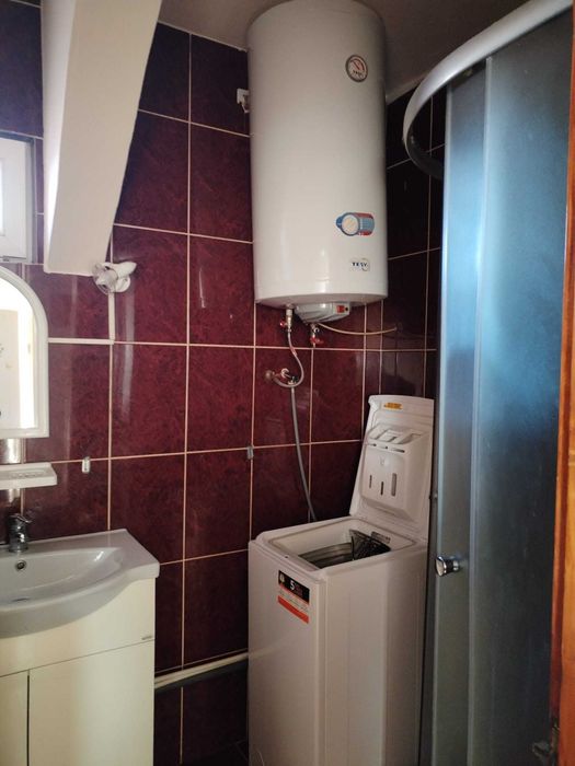 Inchiriez apartament la casa
