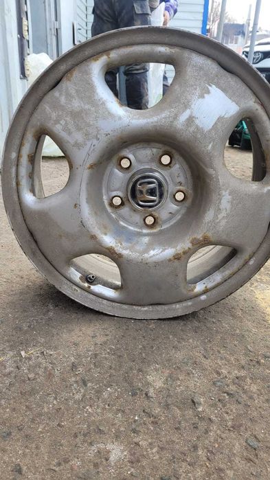 Продам диски для колес автомобиля