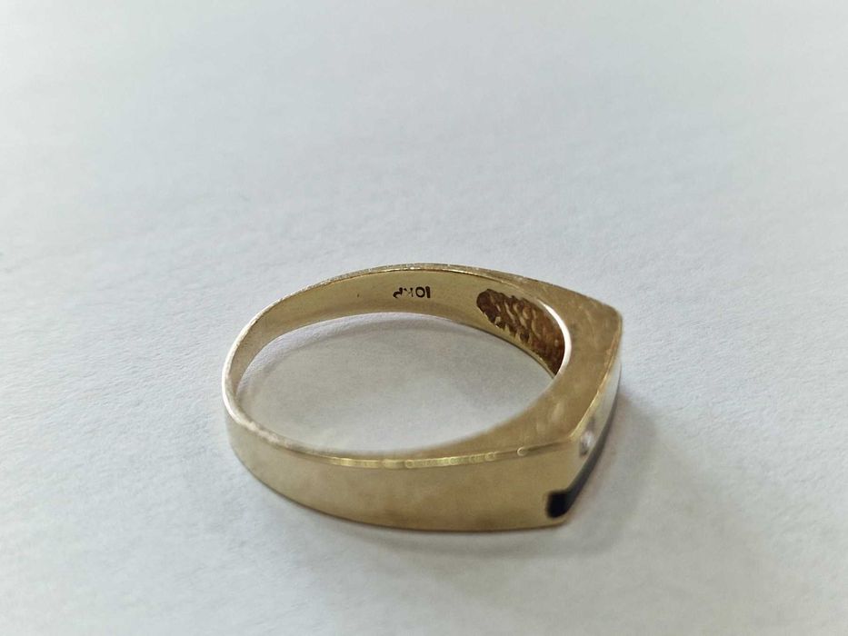 Златен пръстен 8К / 5,19 гр.