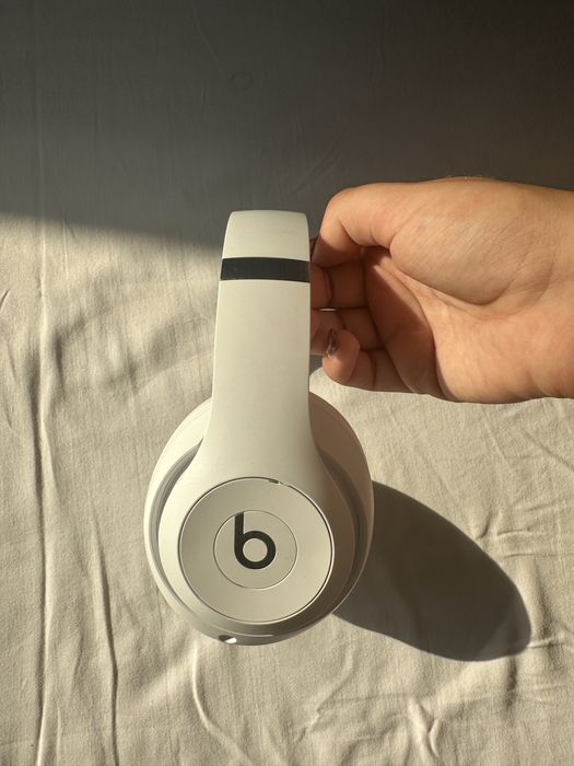 Apple Headphones Beats Studio Pro