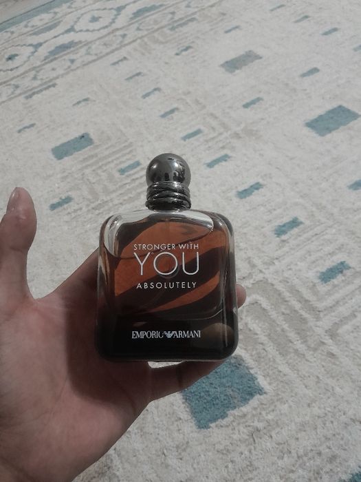 Продам парфюм Stronger With Absolutely