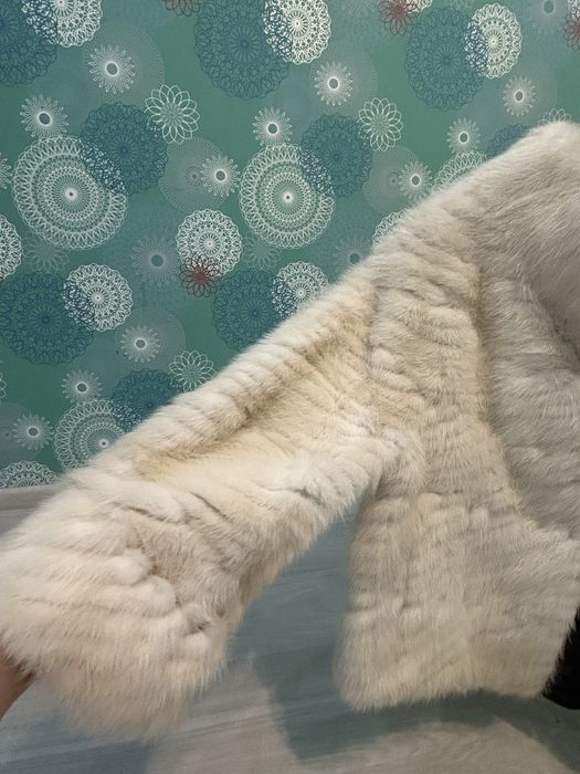 Полушубок норковый белыы новый