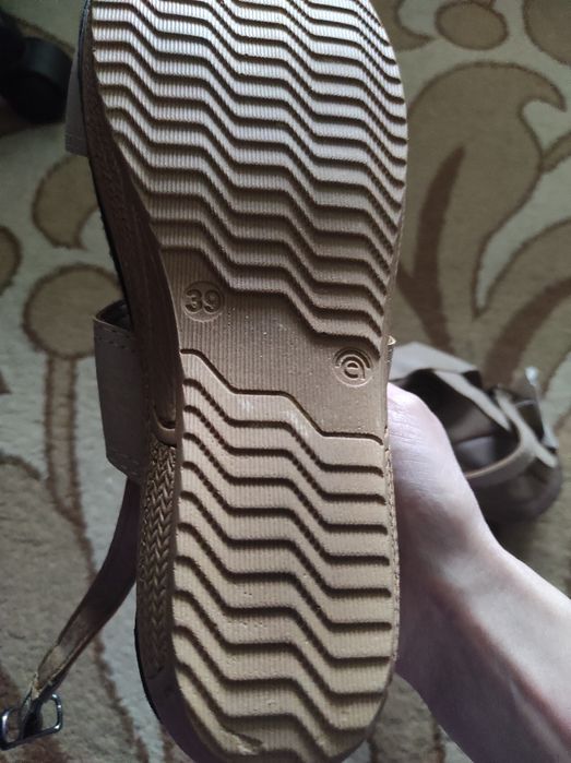 Босоножки женские 39го размера