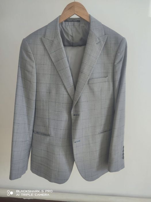 Тройка костюм сатылады