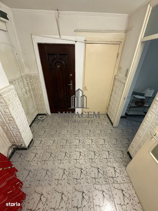 2 decomandate Brazdă Scoala 23 parter  înalt cu balcon 1982