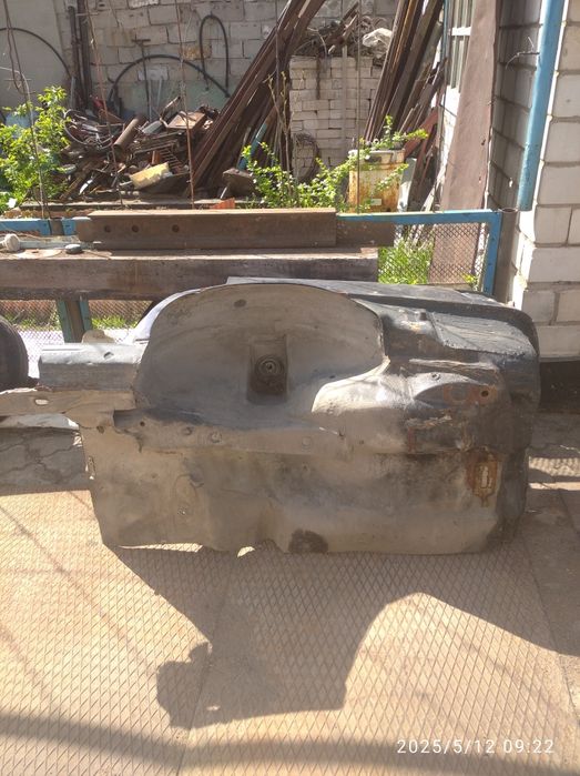 Продам крыло левое заднее Ауди 80Б3