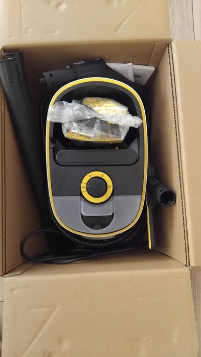 Парочистачка Karcher SC 4 Deluxe, 1.513-460.0, 2000W, 3.5 бара, Загряване за 4 мин, НОВА.